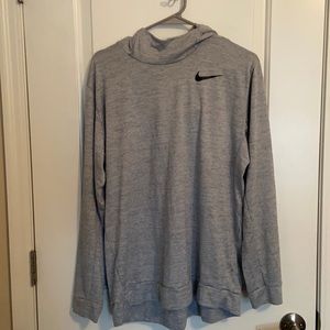 Women’s Nike top